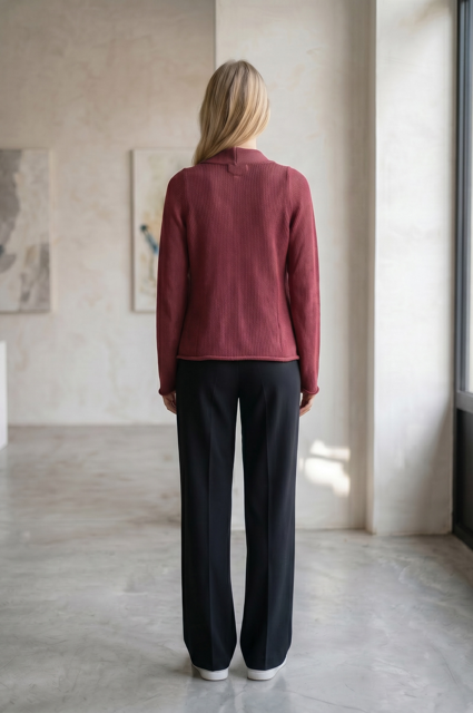 Short Contemporary Linen Sarah Pacini Sweater with a pocket