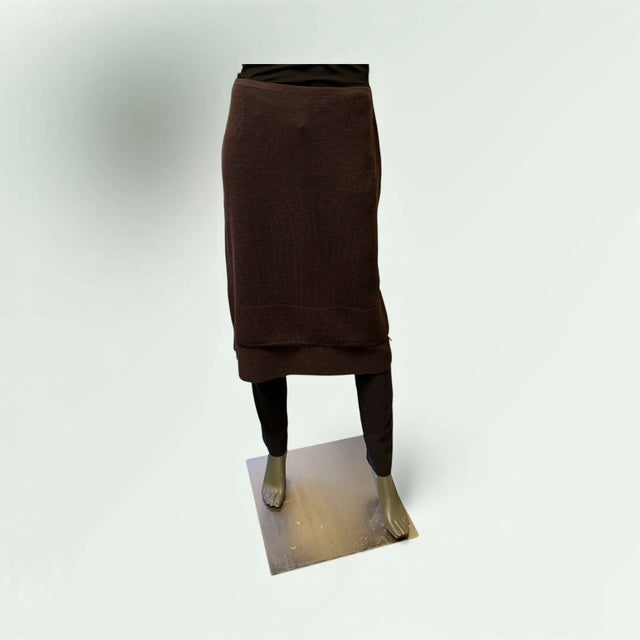Layered knit skirt with String an Toggles