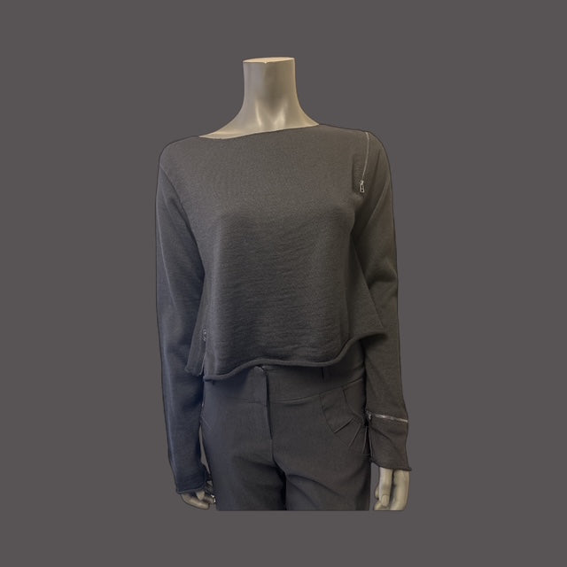 Cropped sweater with Zip Detail on shoulder cuff and hem. style Box 08 - Extravagance Fashion 
